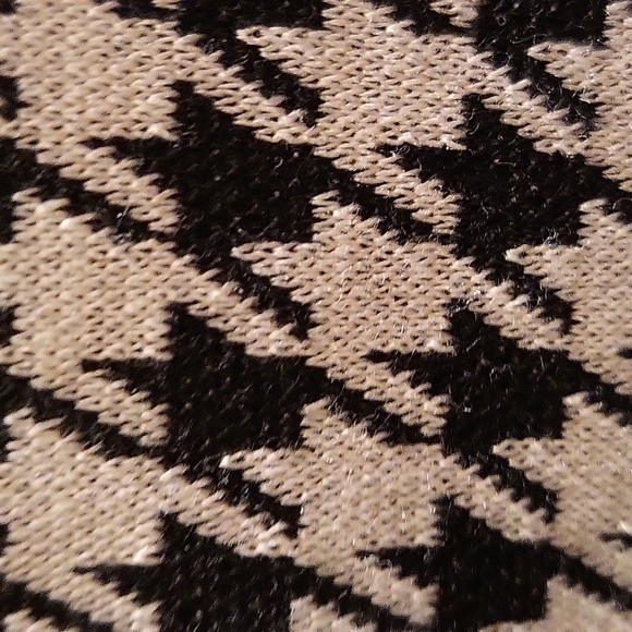 Olive +Oak 2 piece set size Large. Black and grey. NWT - Picture 10 of 13